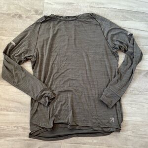 men’s grey workout long sleeve shirt